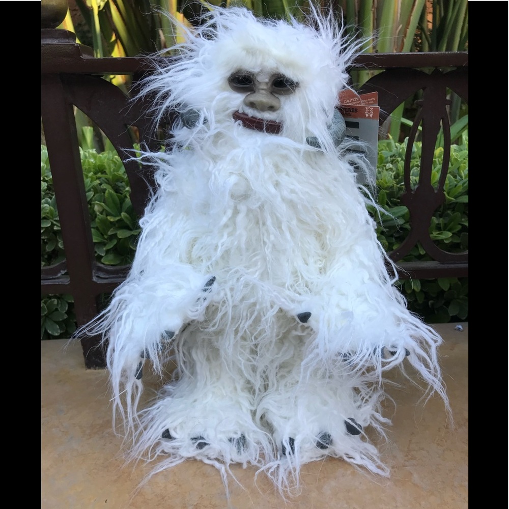 Disney Star Wars Galaxys edge Wampa talking Plush